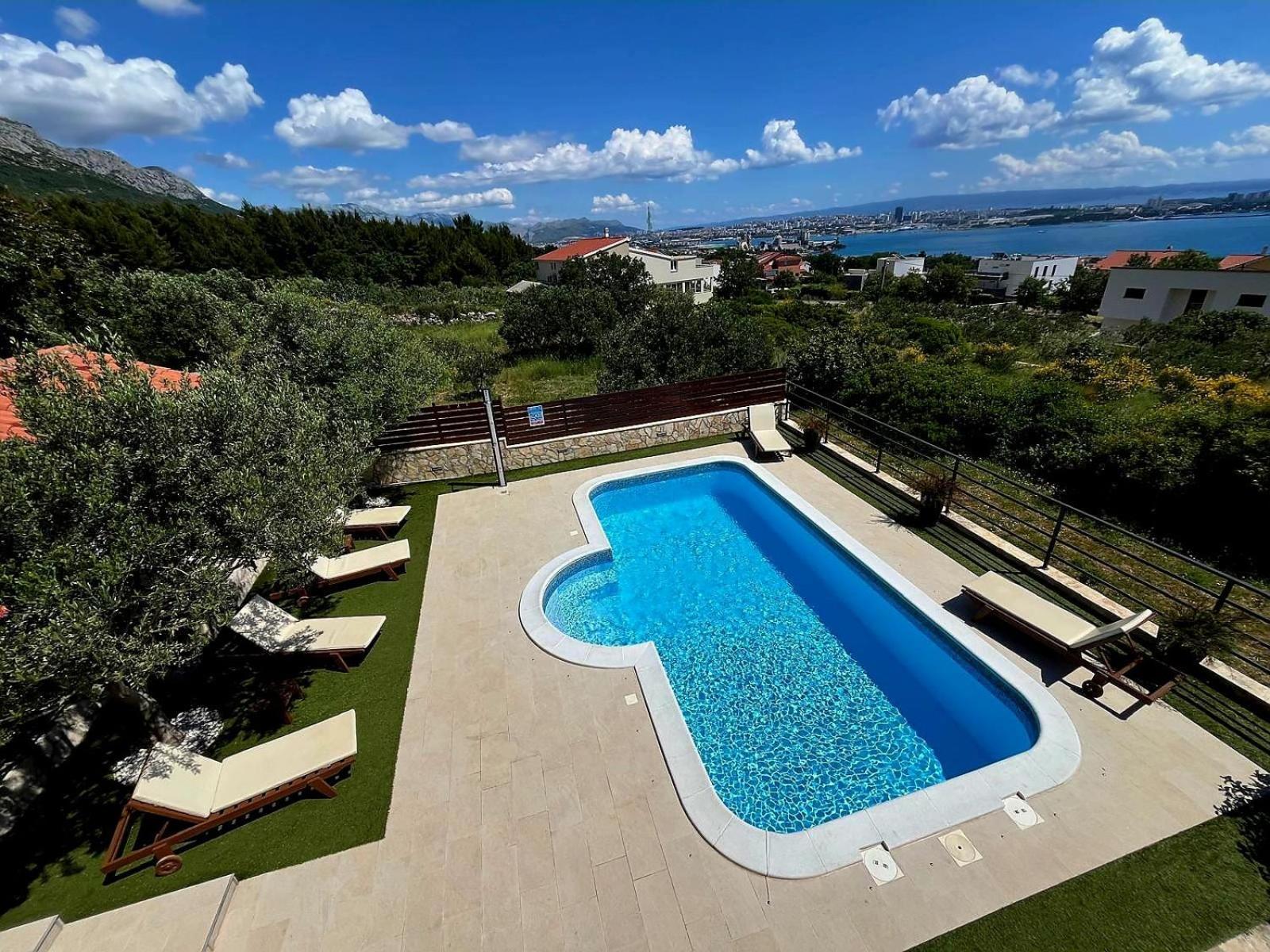 Holiday Home Magic View With Private Heated Pool Каштела Экстерьер фото